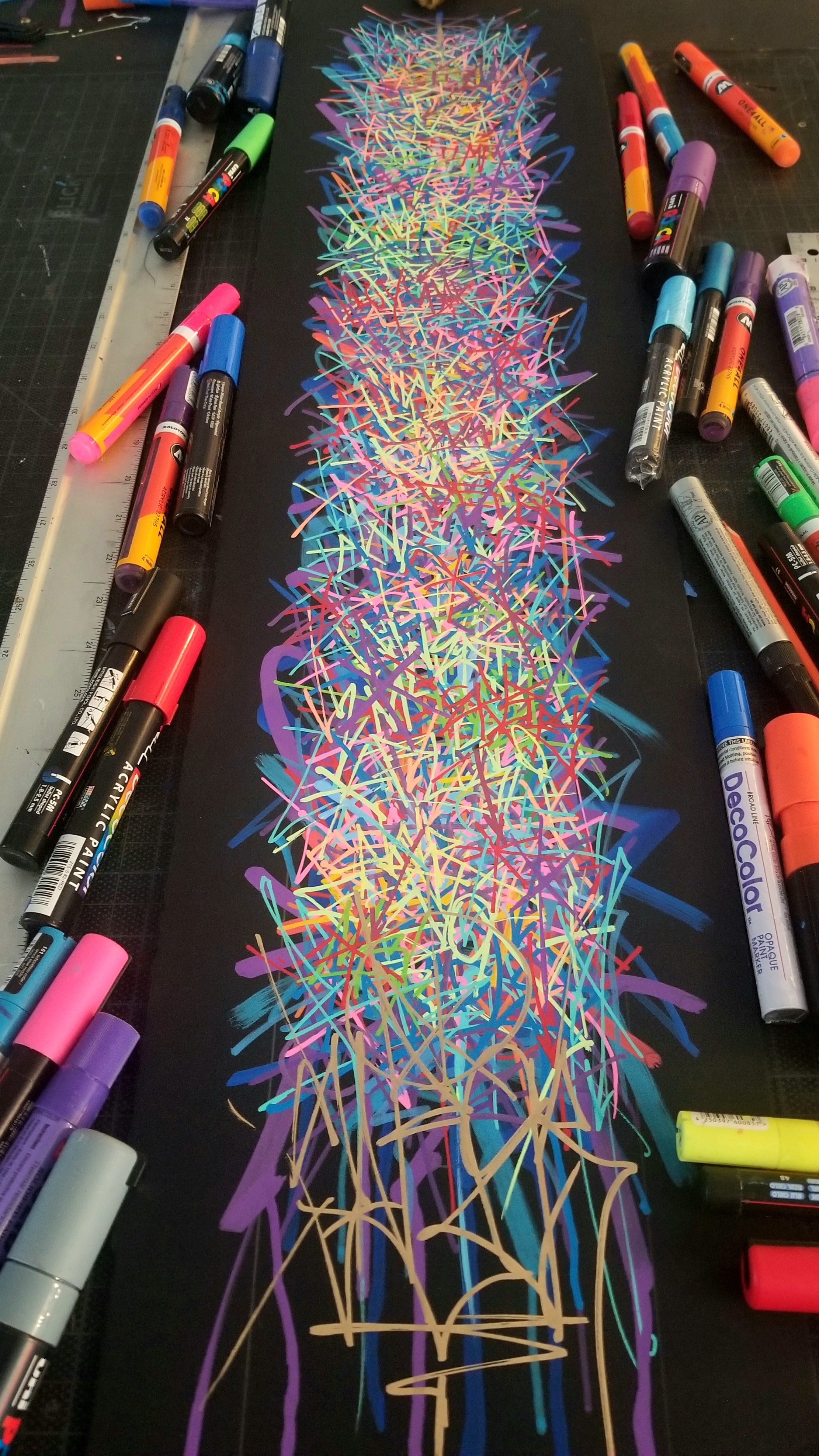 LARGE CHROMATIC SCROLL